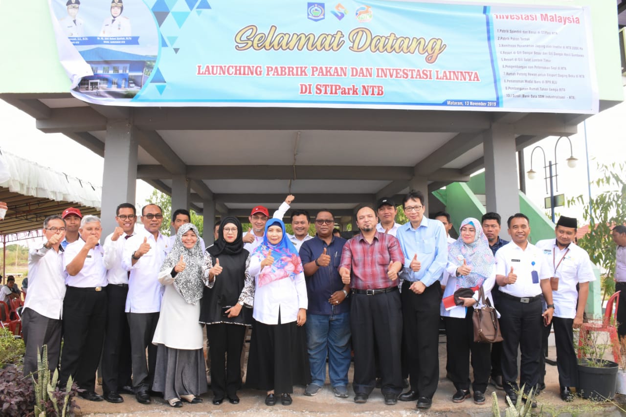 LAUNCHING PABRIK PAKAN DI STIP BANYUMULEK, WAGUB MINTA APARATUR PEMERINTAH RAMAH INVESTASI