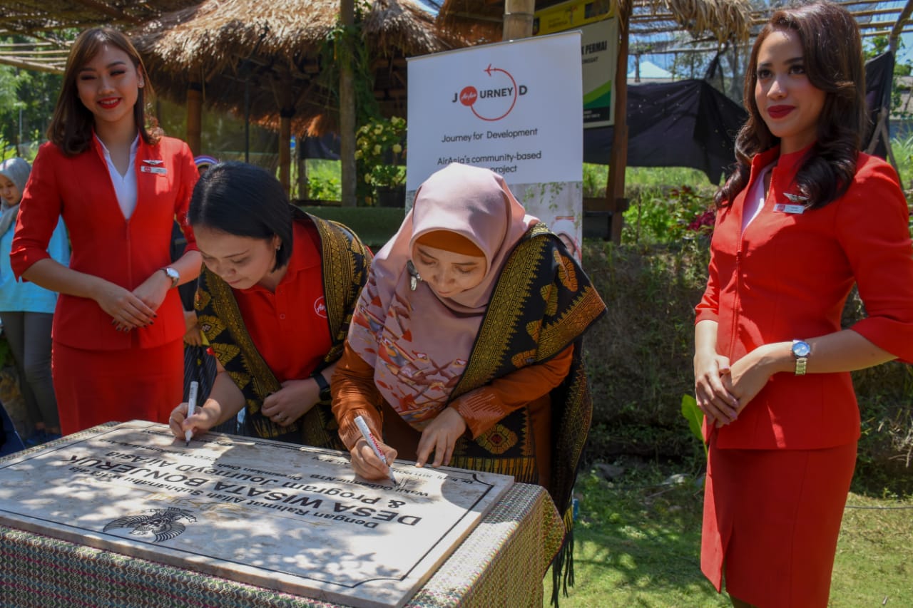 WAGUB RESMIKAN DESA WISATA BONJERUK