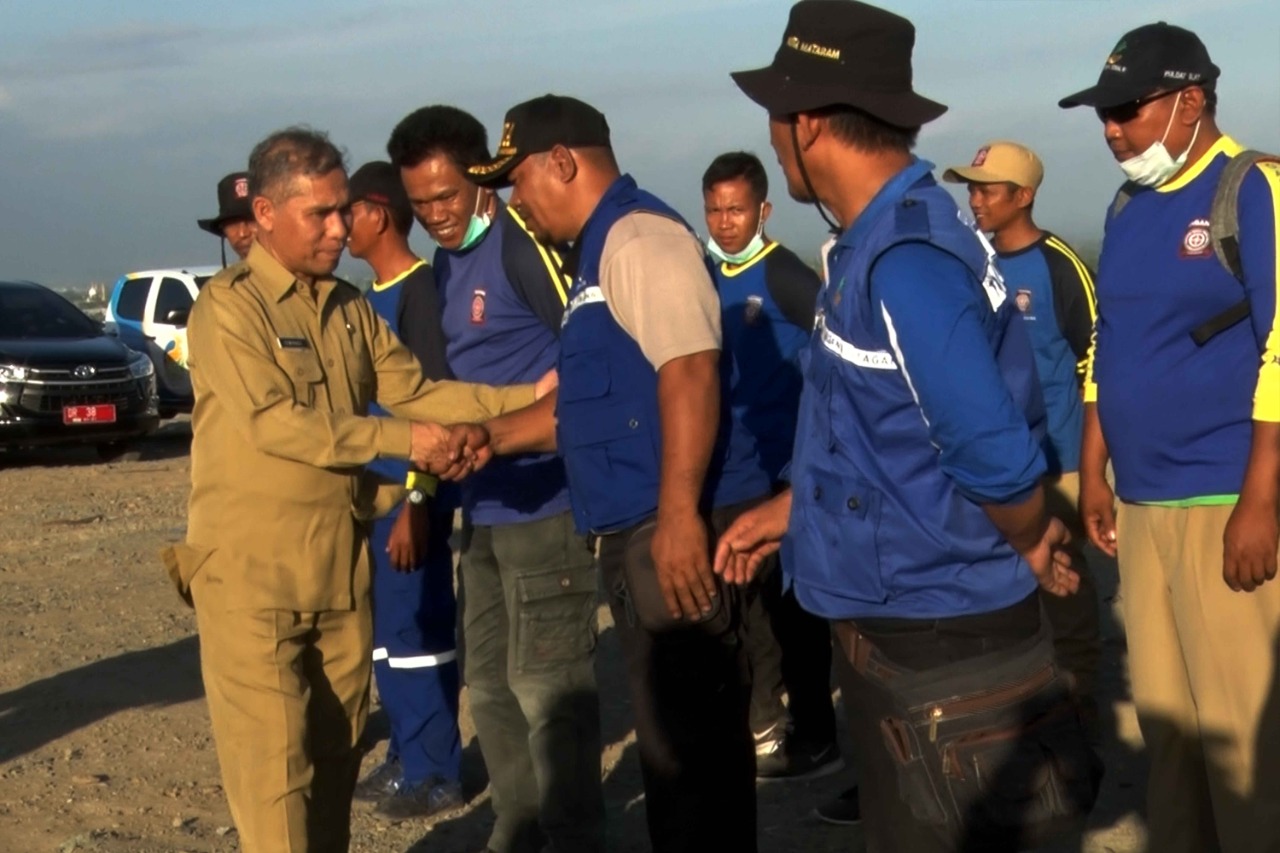PEMADAMAN TPA KEBON KONGOK LEBIH CEPAT DARI TARGET