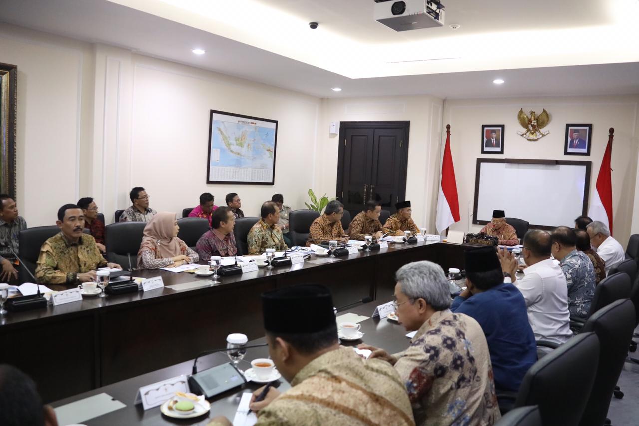 WAGUB NTB HADIRI RAPAT REHABILITASI DAN REKONSTRUKSI PASCA GEMPA DI SULTENG DAN NTB