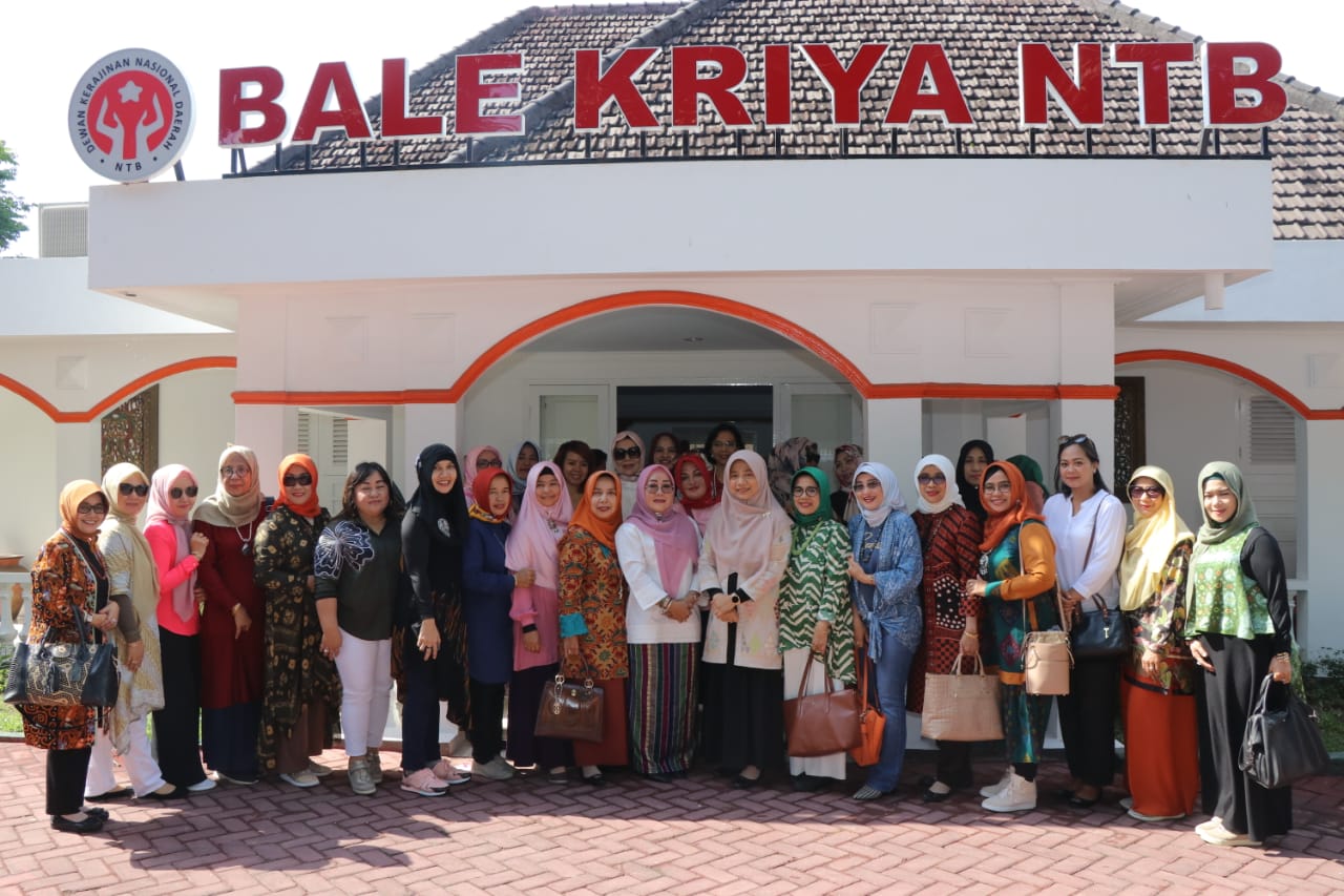 KETUA TP. PKK PROVINSI NTB SILATURRAHIM DENGAN FORUM KOMUNIKASI DEWAN KOMISARIS BPD SELURUH INDONESIA