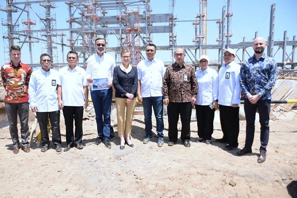 GUBERNUR BERSAMA DUBES POLANDIA TINJAU PROGRES PLN SAMBELIA