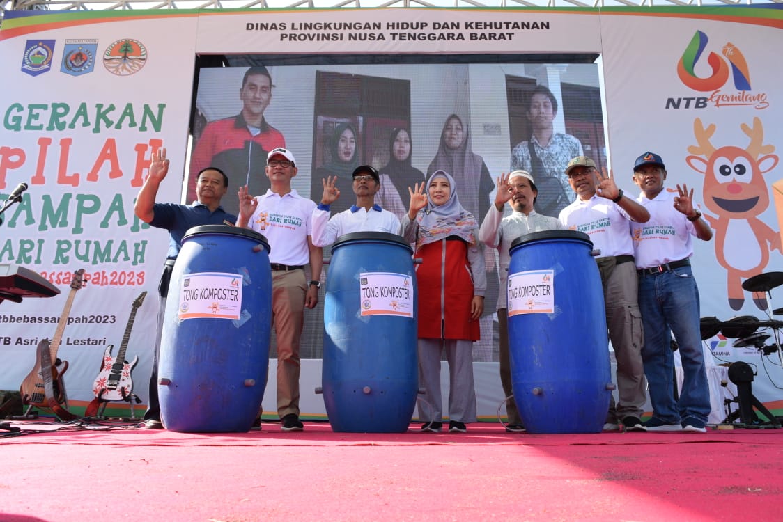 WAGUB AJAK MASYARAKAT MULAI PILAH SAMPAH DARI RUMAH