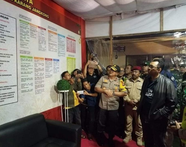 GUBERNUR PANTAU LANGSUNG PERAYAAN MALAM TAHUN BARU