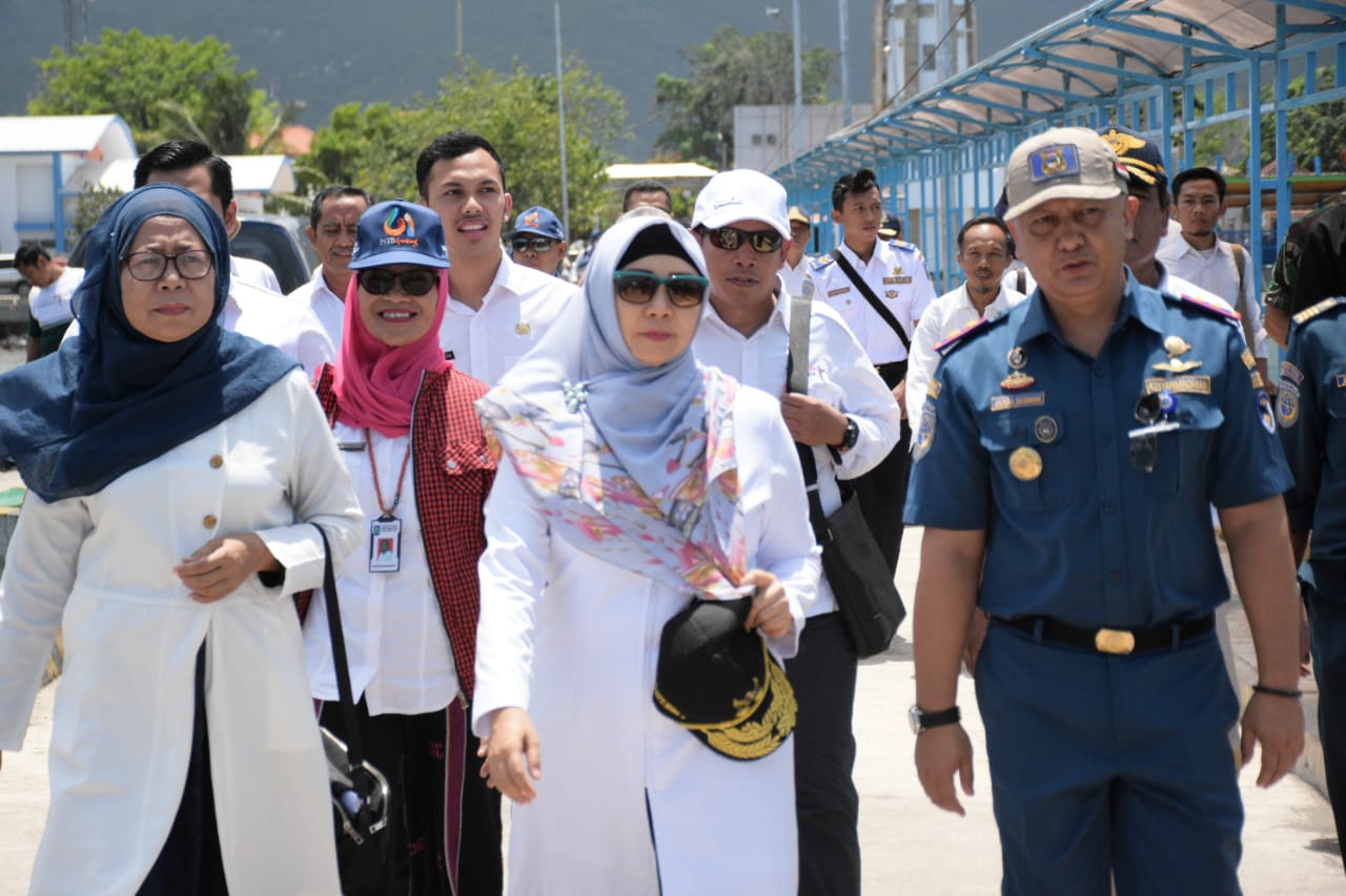 WAGUB MINTA PELAKU USAHA DI GILI TRAWANGAN AKTIF KELOLA SAMPAH