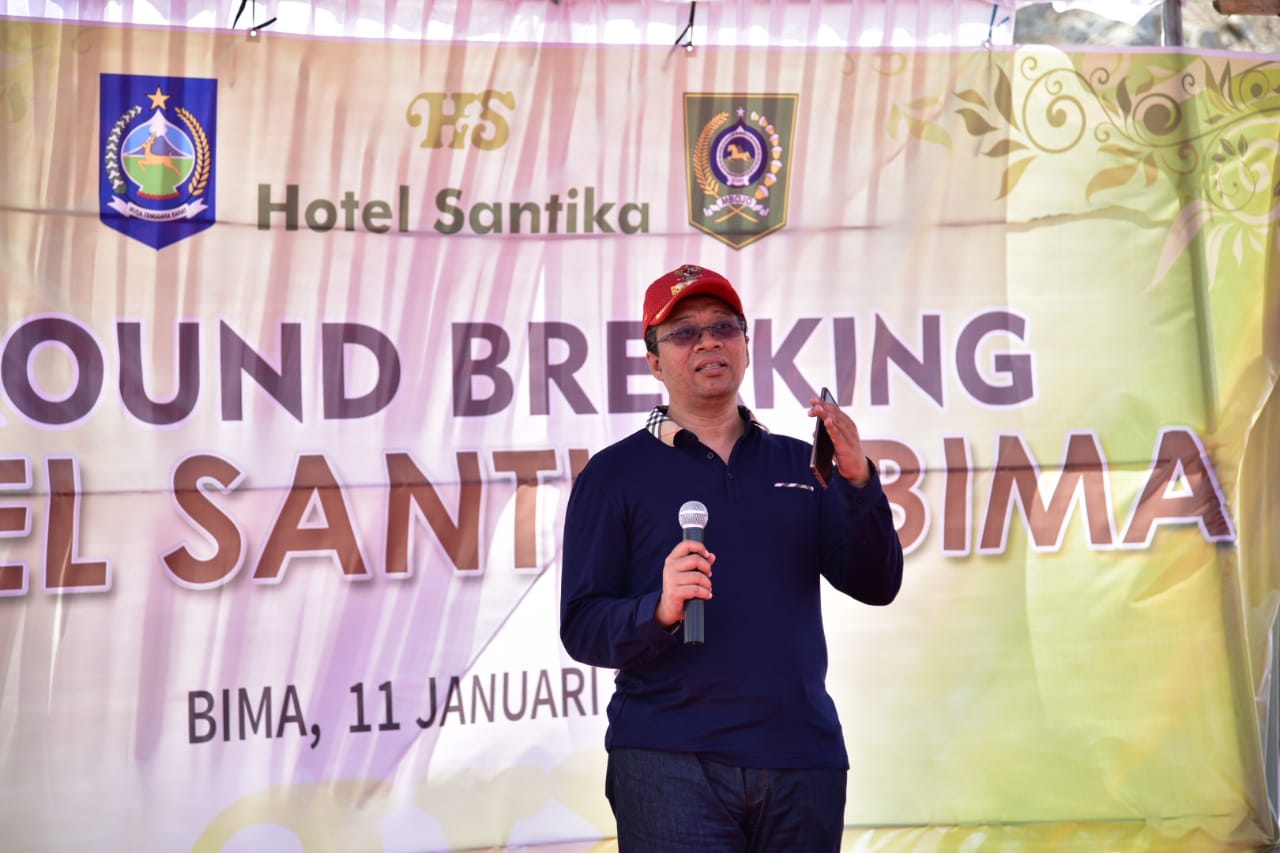 GUBERNUR LETAKKAN BATU PERTAMA HOTEL SANTIKA BIMA