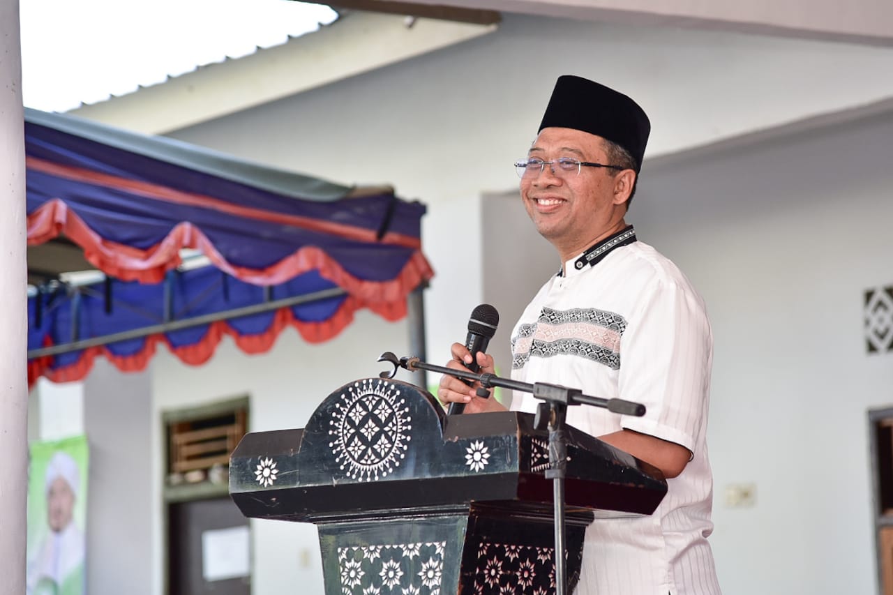 GUBERNUR INGATKAN SANTRI AGAR TETAP ISTIQOMAH MENIMBA ILMU