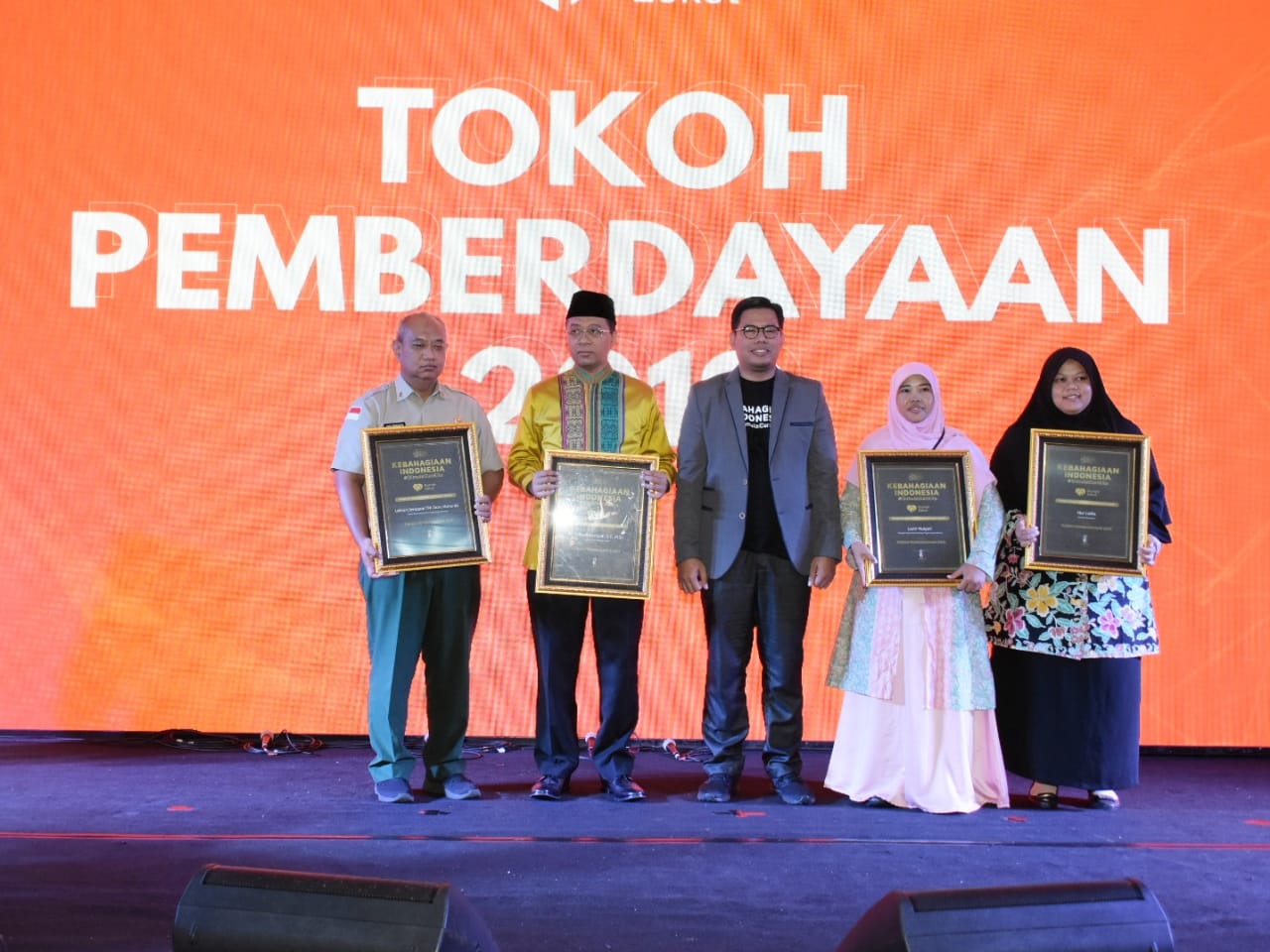 GUBERNUR NTB DINOBATKAN SEBAGAI TOKOH PEMBERDAYAAN 2019