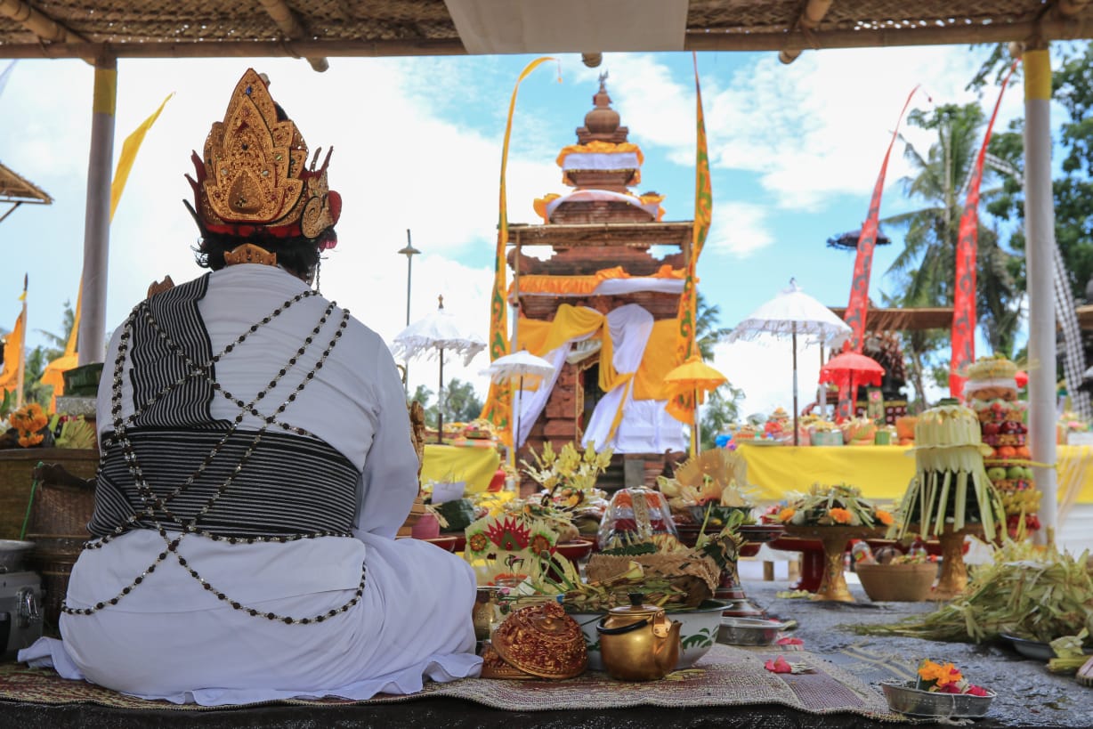 PUJAWALI PURA KAWITAN ARYA KENCENG