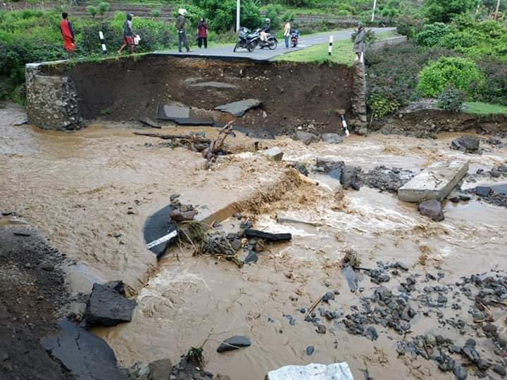 JALAN PUTUS DI BIMA, GUBERNUR NTB PERINTAHKAN SECEPATNYA DITANGANI