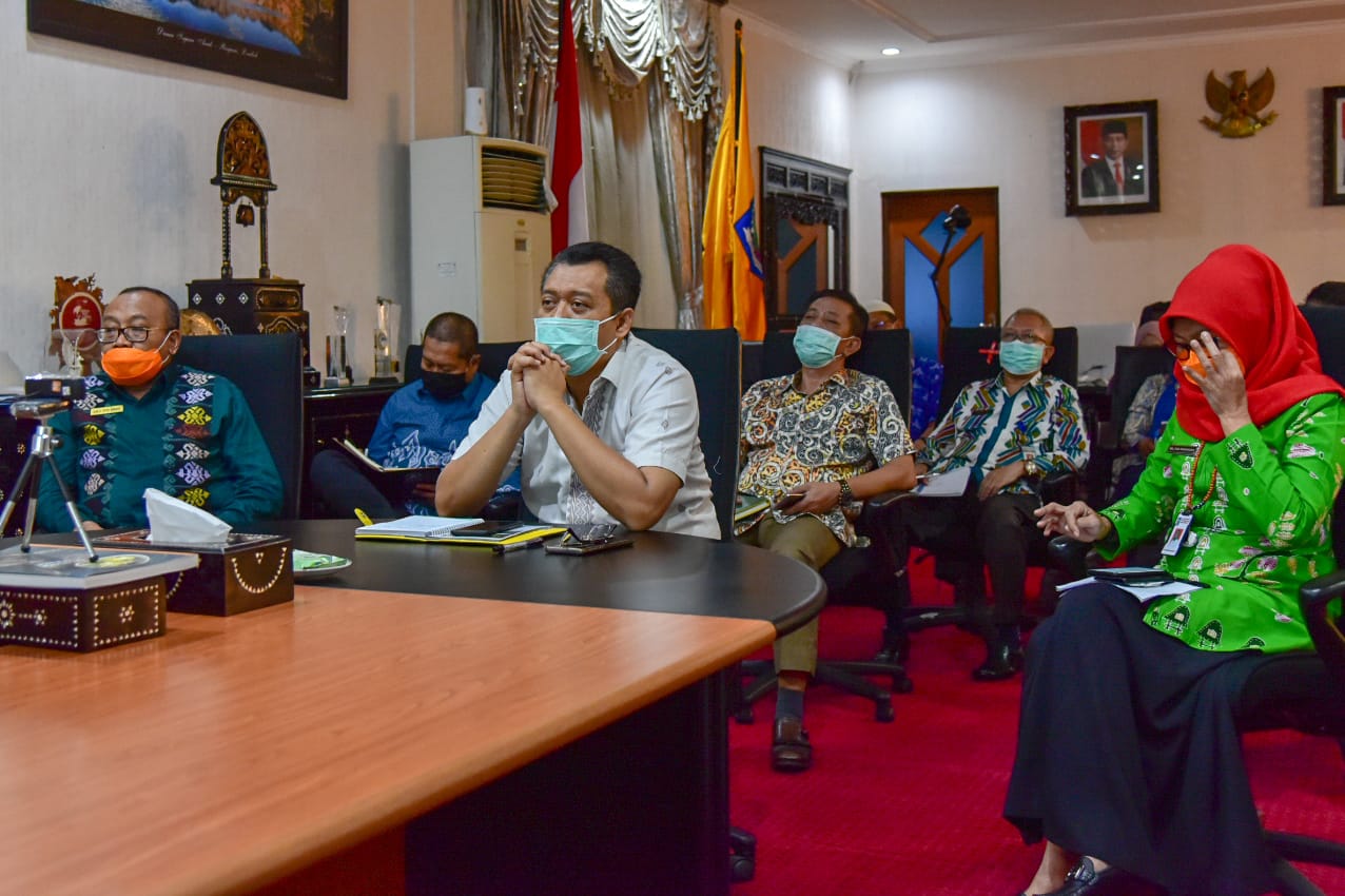 GUBERNUR NTB RAKOR BERSAMA MENKOPOLHUKAM DAN PARA MENTERI TERKAIT SINERGI PENANGANAN COVID-19