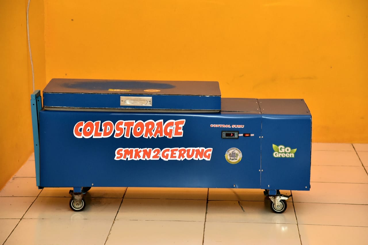 SISWA SMKN 2 GERUNG CIPTAKAN COLD STORAGE, TAHAP AWAL GUBERNUR PESAN 20 UNIT