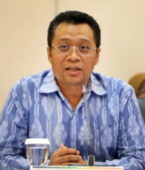 KENAPA HARUS UKM DAN PRODUK LOKAL?