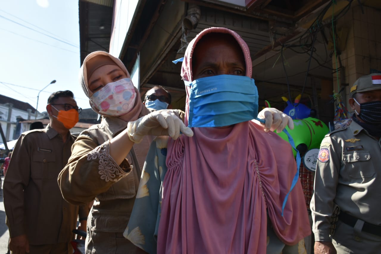 KEDISIPLINAN WARGA MENGENAKAN MASKER TERPANTAU MENINGKAT