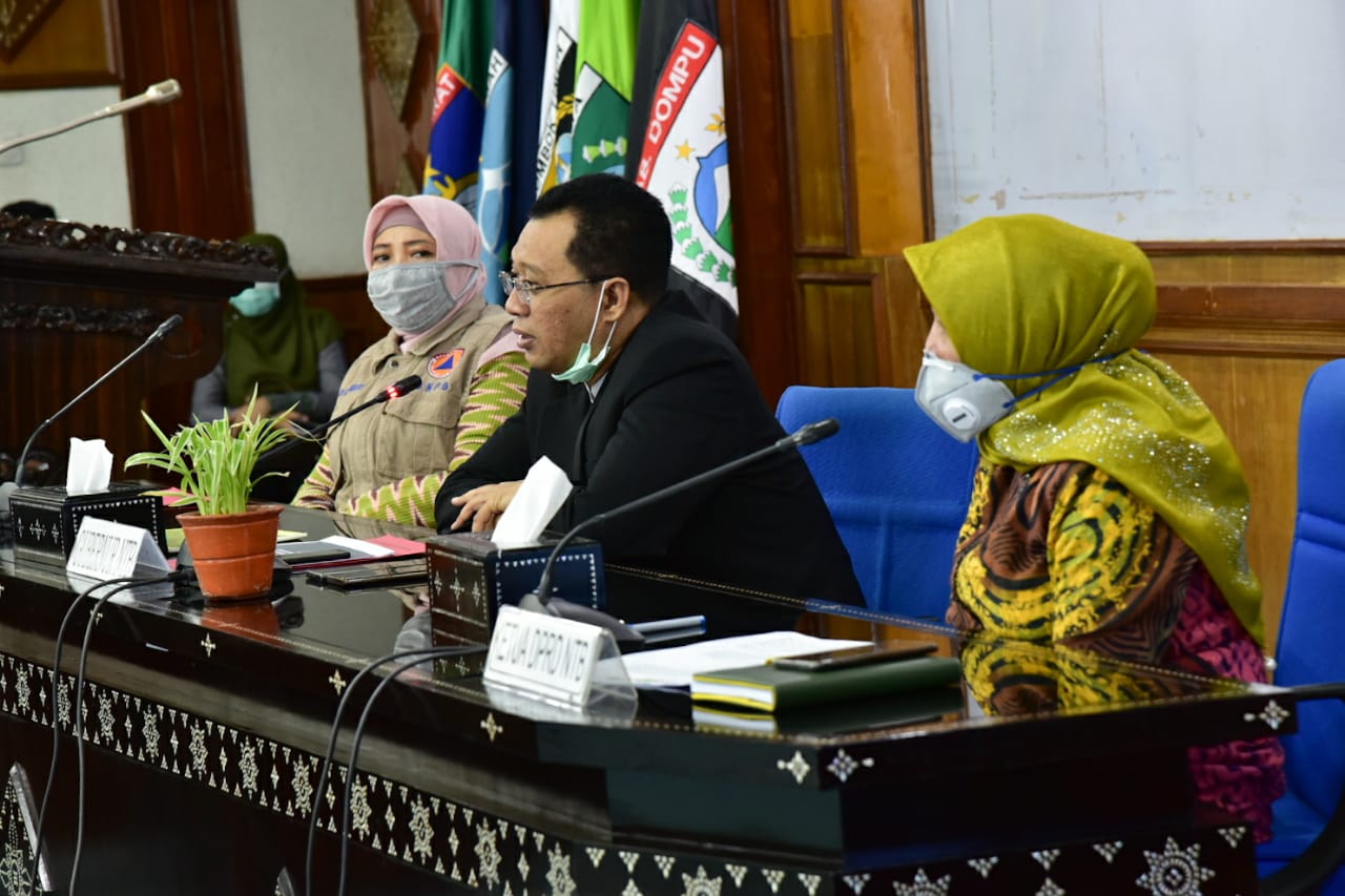 GUBERNUR TEGASKAN PERLAKUAN TERHADAP PUSAT PERBELANJAAN DAN MASJID HARUS SEIMBANG