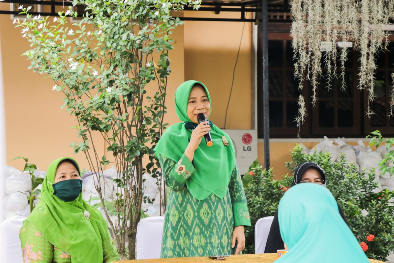 TP. PKK NTB BERSAMA MUSLIMAT NU BAGI SEMBAKO UNTUK LANSIA