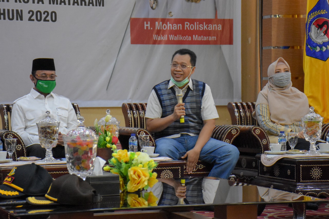 SATUKAN KOMITMEN TANGANI PANDEMI, GUBERNUR DAN FORKOPIMDA BERTEMU BUPATI/WALIKOTA