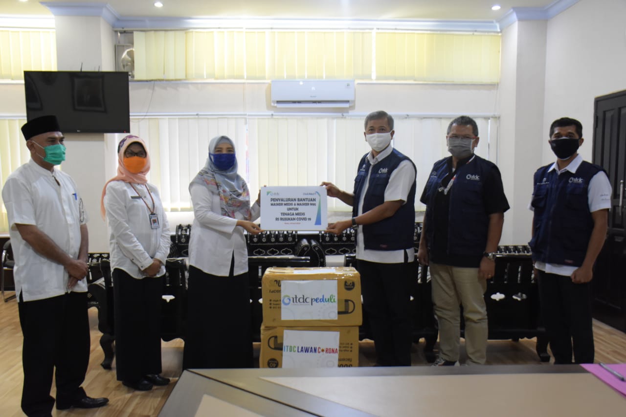 ITDC DAN CLUB MED SERAHKAN BANTUAN MASKER UNTUK NTB