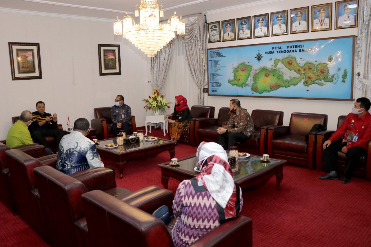 GUBERNUR KEMBALI INGATKAN PENTINGNYA KOMITMEN MENERAPKAN PROTOKOL COVID-19