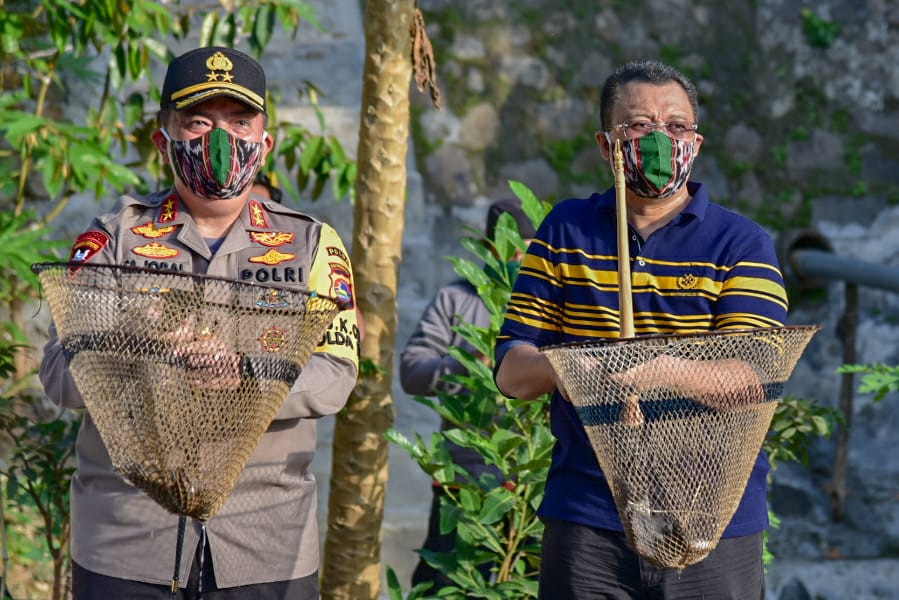 PROGRAM "KAMPUNG SEHAT" DILUNCURKAN, GUBERNUR MINTA MASYARAKAT SEMAKIN TERPACU JALANI PROTOKOL KESEHATAN