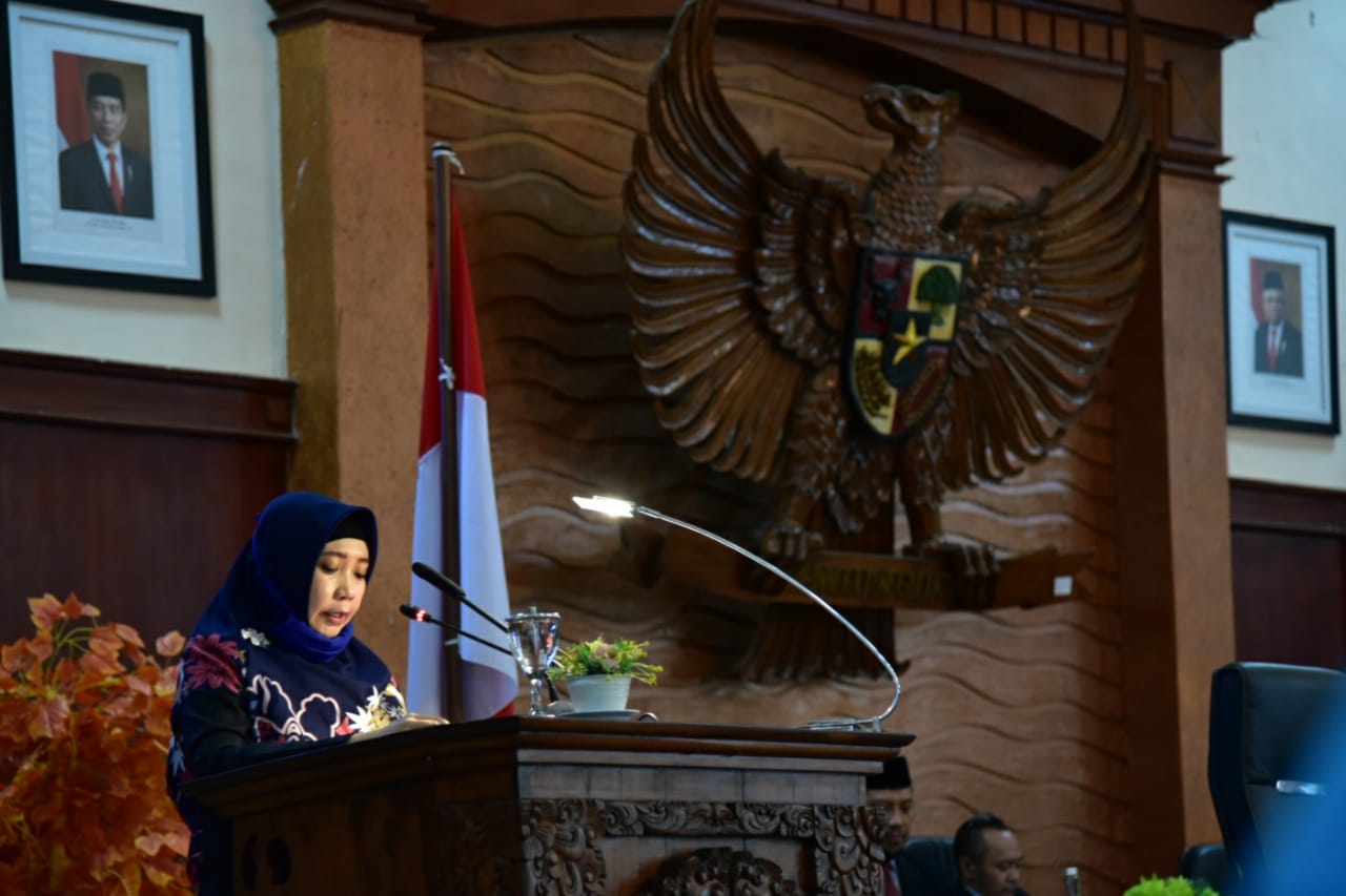 BANGGAR DPRD SETUJUI PERDA PERTANGGUNGJAWABAN APBD 2019, WAGUB APRESIASI DPRD NTB