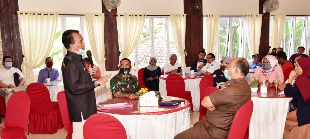 BAKOHUMAS DAN MEDIA DARING, KAMPANYEKAN KABAR BAIK DI TENGAH PANDEMI