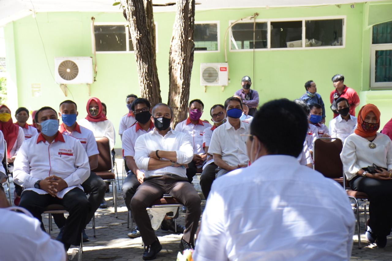 GUBERNUR INGIN PIMPINAN BIROKRASI YANG RENDAH HATI