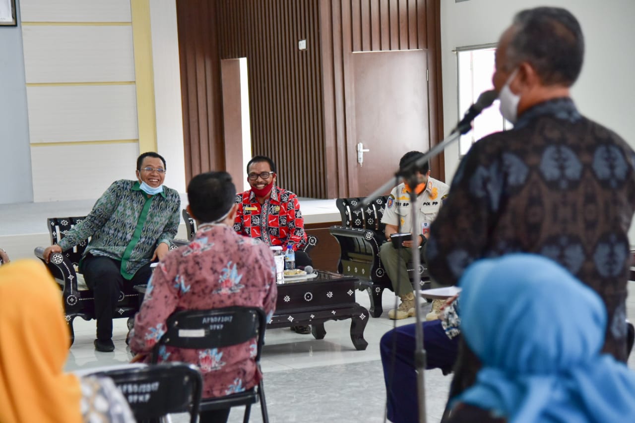 KUNJUNGI DINAS PERPUSTAKAAN DAN DPMPTSP, GUBERNUR KEMBALI AJAK ASN TINGKATKAN SILATURRAHIM