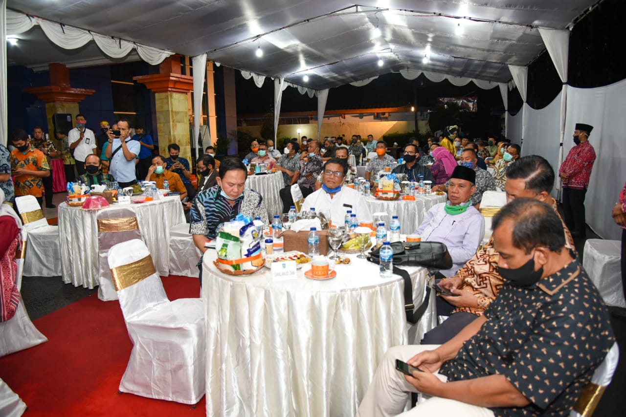 RAPAT EVALUASI PENANGANAN COVID-19, WAGUB MINTA PERCEPAT HASIL SWAB PASIEN