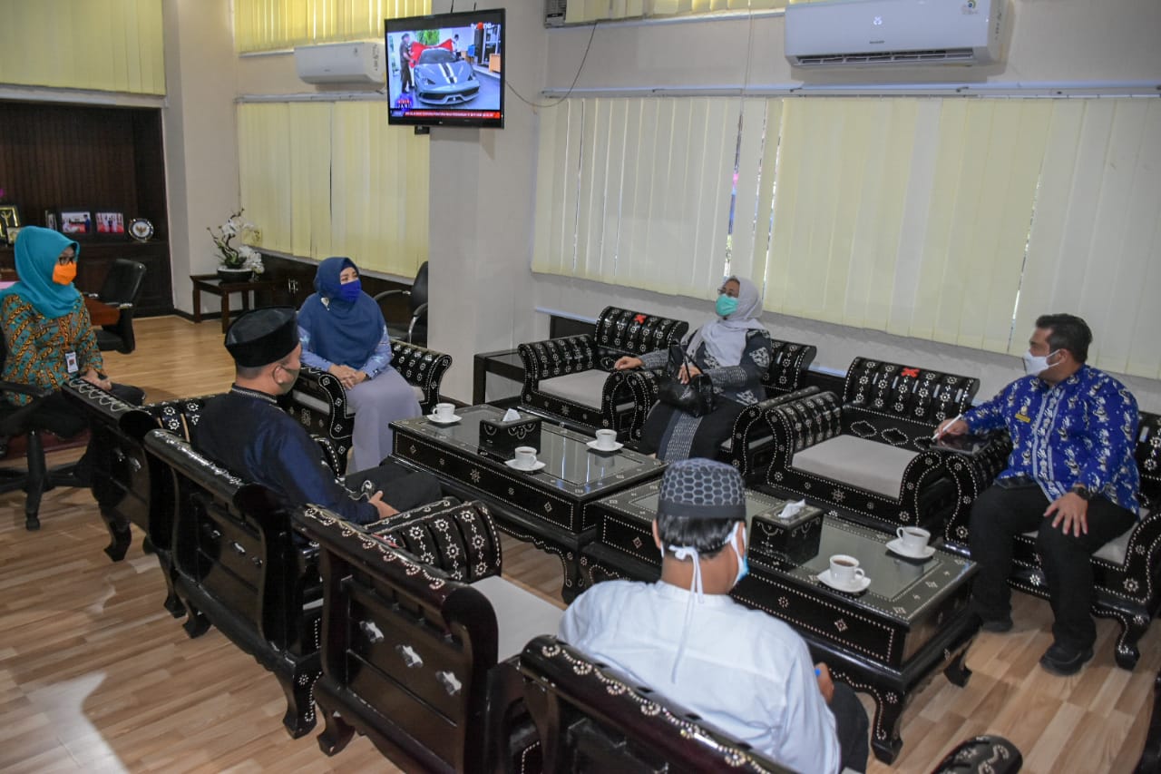 AUDIENSI DENGAN ANGGOTA DPD RI, WAGUB NTB MINTA DUKUNGAN SERUKAN DISIPLIN PENERAPAN PROTOKOL KESEHATAN