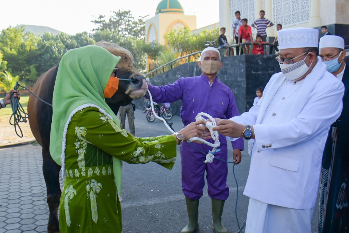 SHALAT IDUL ADHA DI ISLAMIC CENTER BERLANGSUNG KHIDMAT DENGAN PROTOKOL COVID-19