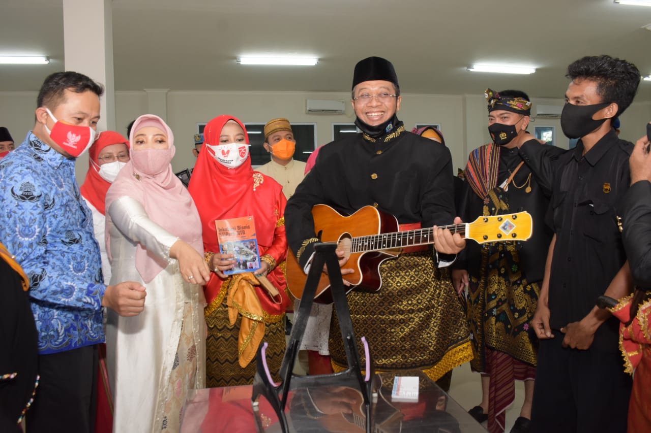GUBERNUR DORONG WARGA NTB TERUS BERKARYA, 500 UNIT MESIN DIPAMERKAN DI STIPark