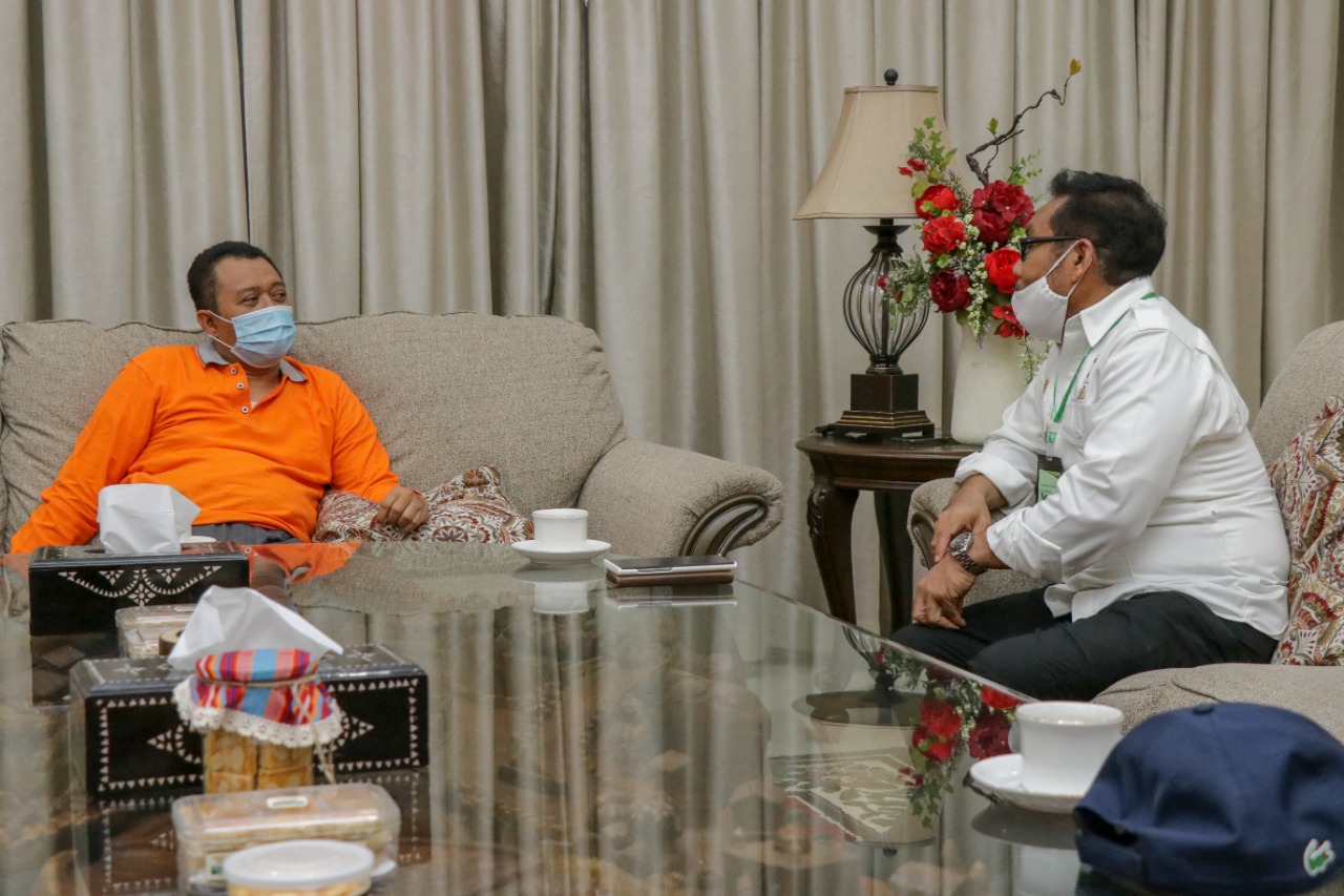 LIMBAH PERTANIAN DI NTB MELIMPAH, KEMENTAN AKAN UJICOBA PEMBUATAN PAKAN TERNAK