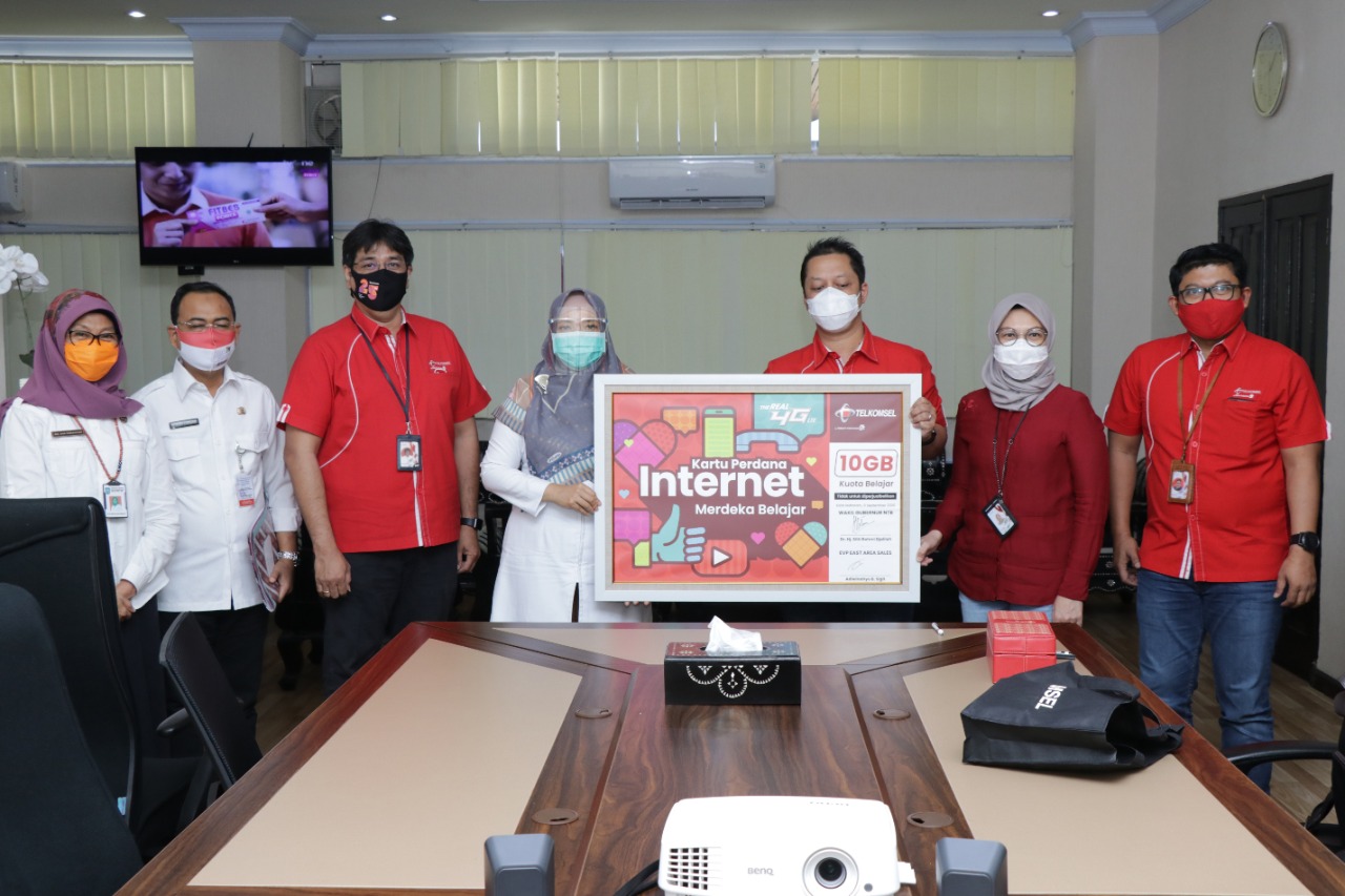 WAGUB NTB APRESIASI PROGRAM MERDEKA JARAK JAUH DARI PT. TELKOMSEL