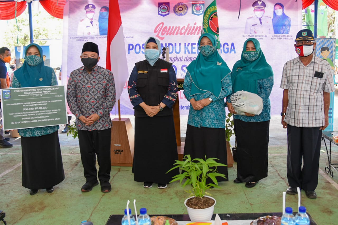 ROADSHOW TERAKHIR DI PULAU LOMBOK, TP PKK NTB BAGI-BAGI MASKER SEKALIGUS LAUNCHING POSYANDU KELUARGA