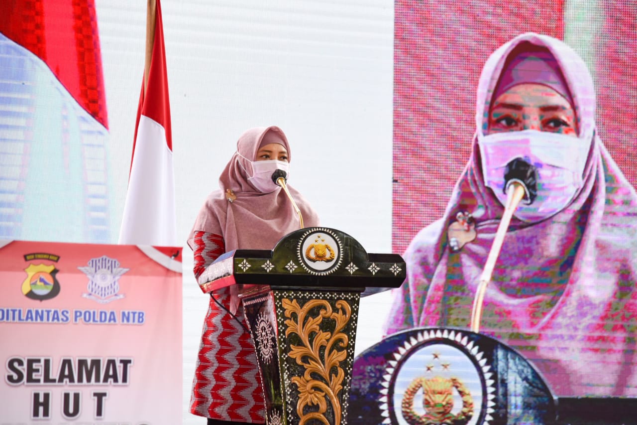 HADIRI HUT LALU LINTAS BHAYANGKARA KE-65, WAGUB APRESIASI INOVASI PELAYANAN DIGITAL