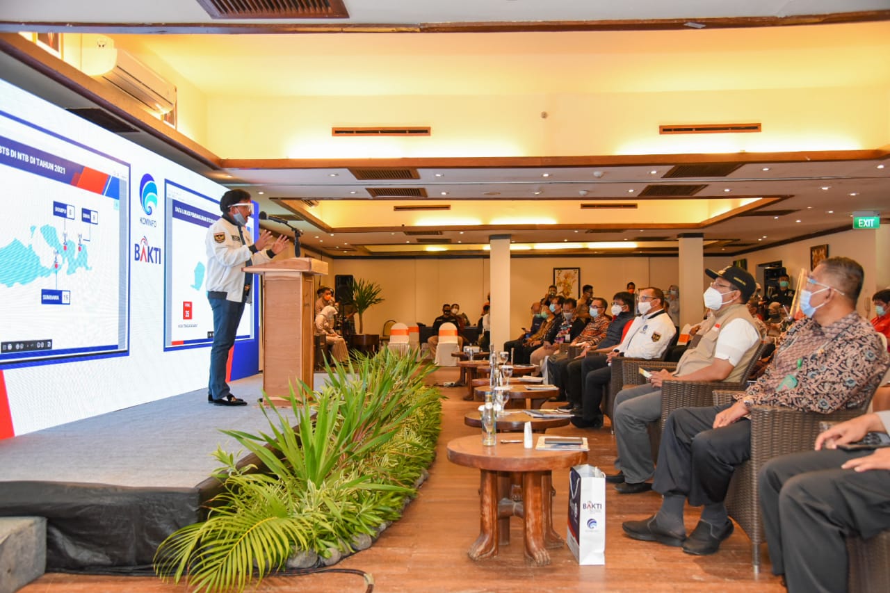 MENKOMINFO PASTIKAN PEMBANGUNAN INFRASTRUKTUR TIK MANDALIKA JADI PRIORITAS