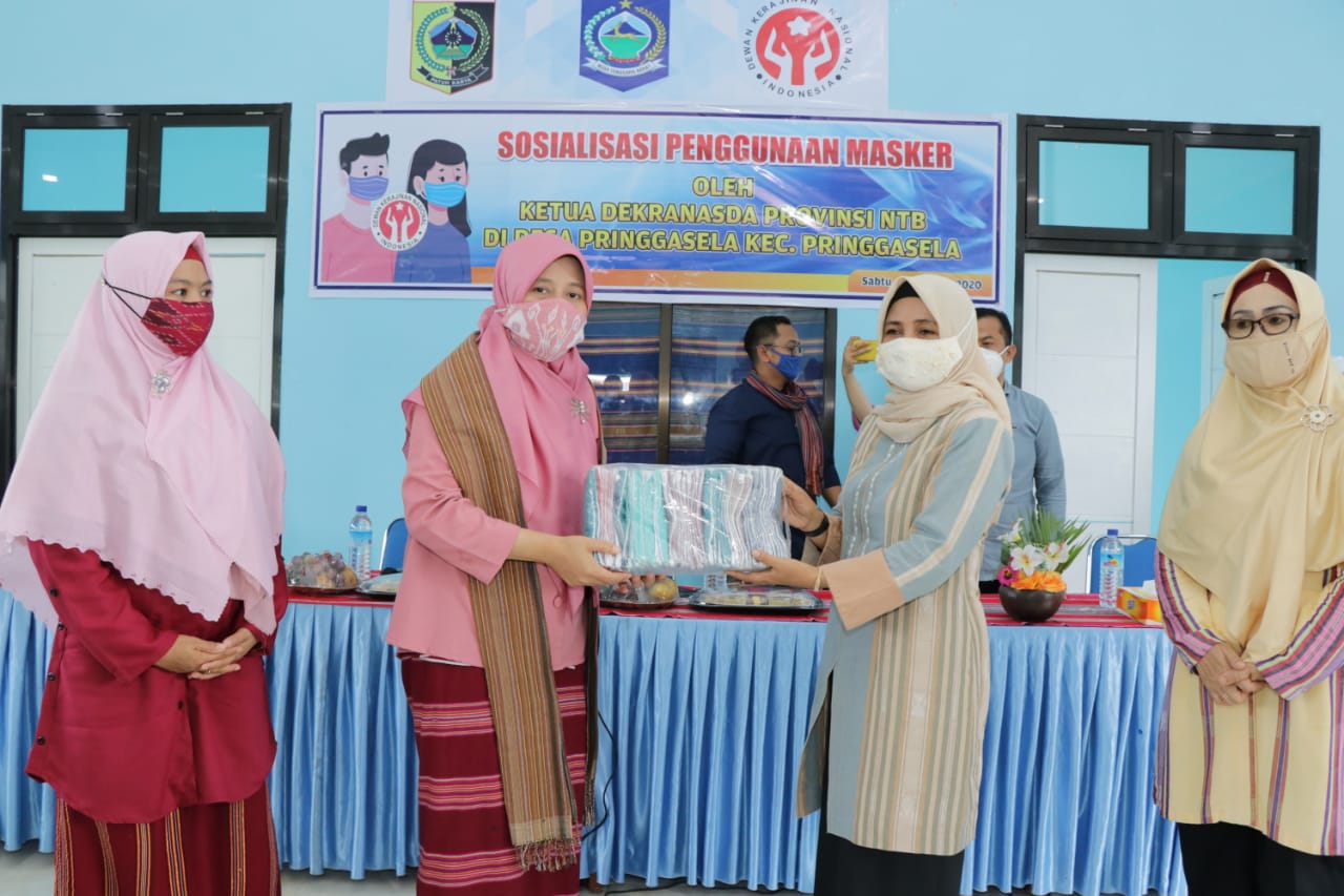 BUNDA NIKEN AJAK PENGRAJIN TETAP PRODUKTIF DENGAN MENGEDEPANKAN PROTOKOL KESEHATAN