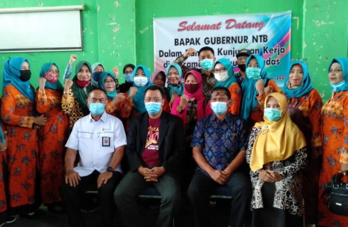 PERKUAT SINERGI MEMBANGUN DAERAH, GUBERNUR DIALOG DENGAN PKK SE KECAMATAN BADAS