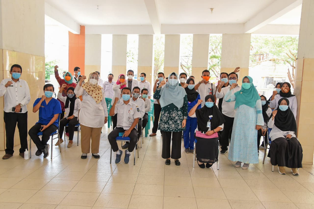 WAGUB BERIKAN SEMANGAT KEPADA NAKES DI SUMBAWA