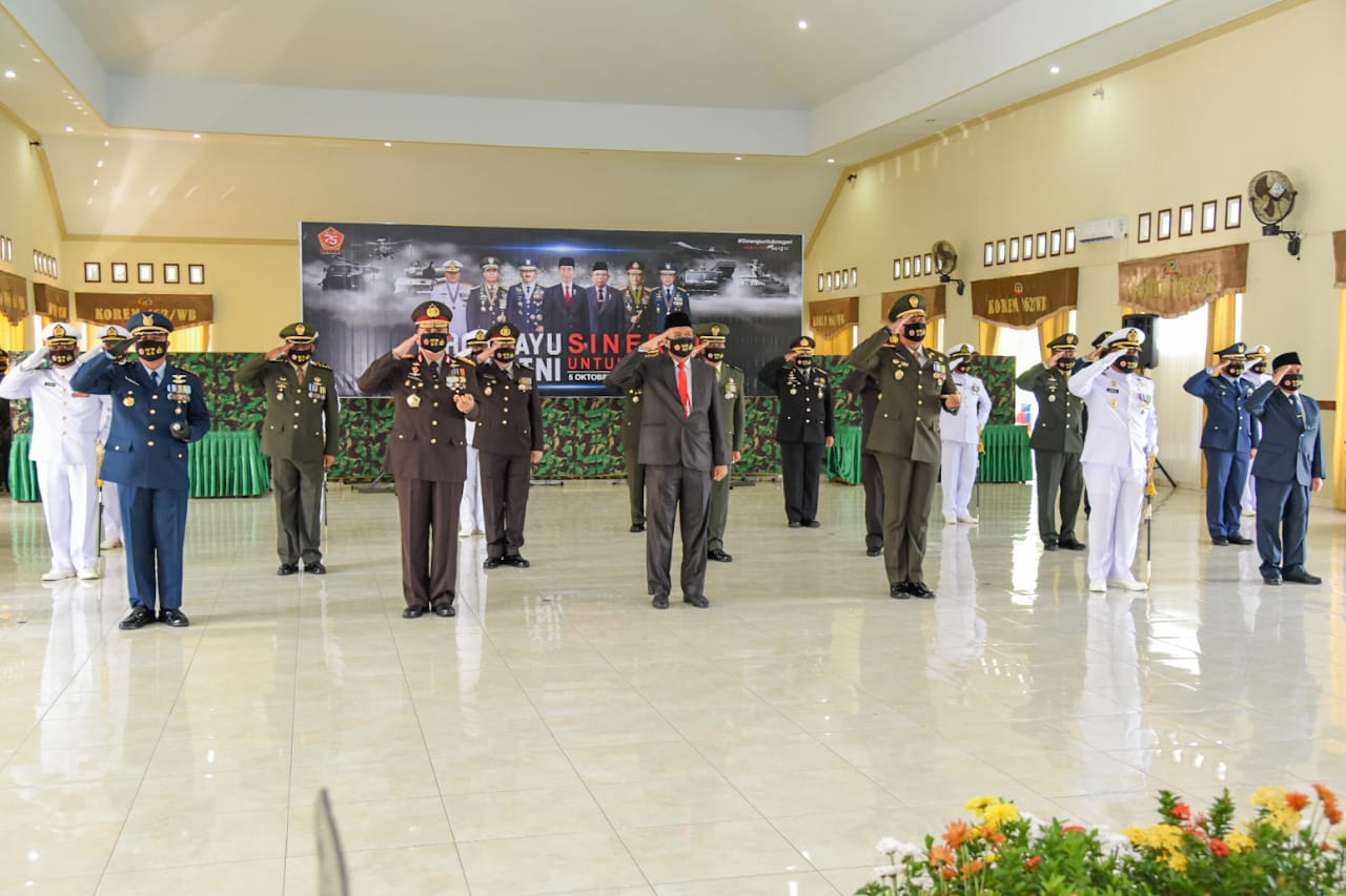 PEMPROV NTB IKUTI UPACARA HUT KE-75 TNI SECARA VIRTUAL