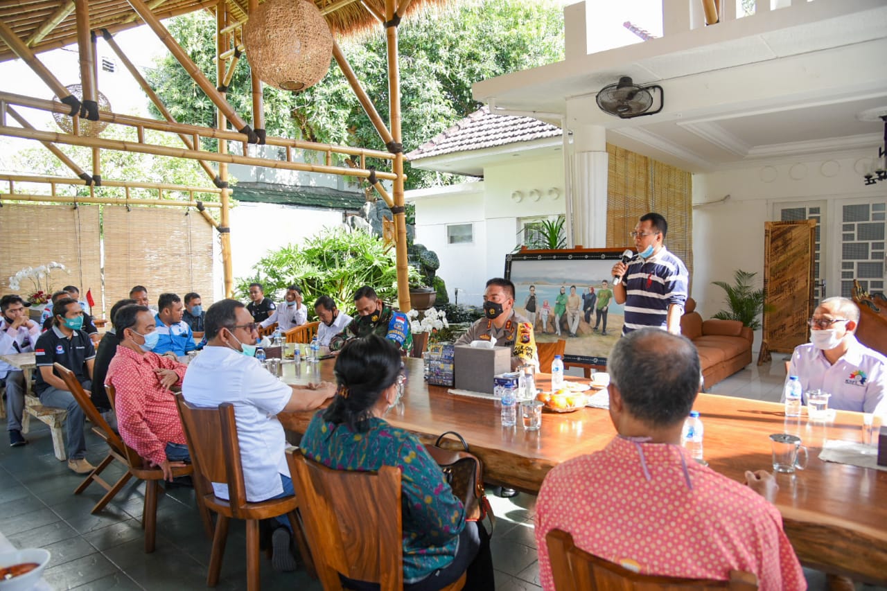 BAHAS OMNIBUS LAW, GUBERNUR SILATURAHIM DENGAN PEKERJA, BURUH DAN PENGUSAHA NTB