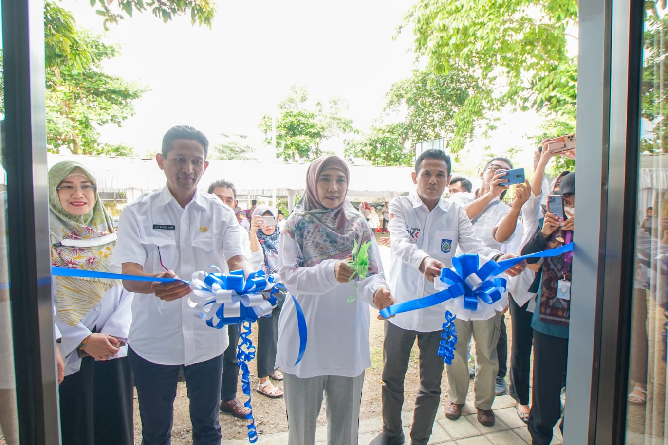 Wagub NTB Ummi Rohmi Resmikan KRC Balai KPH Rinjani Barat