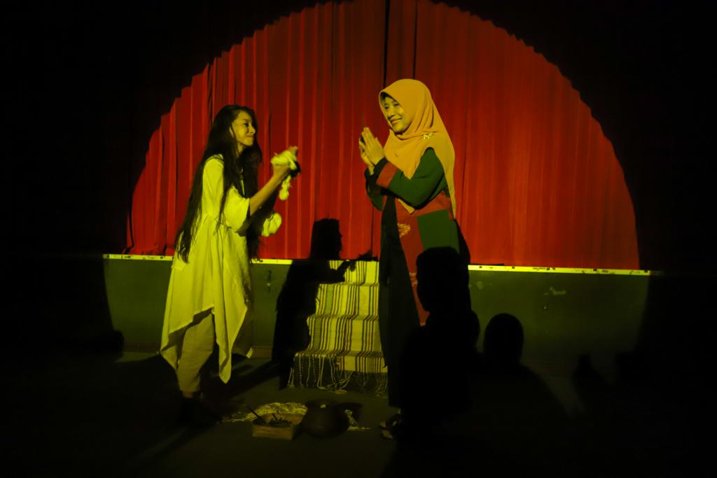 Bunda Niken Minta Perempuan Sasak Hormati dan Lestarikan Tradisi Tenun