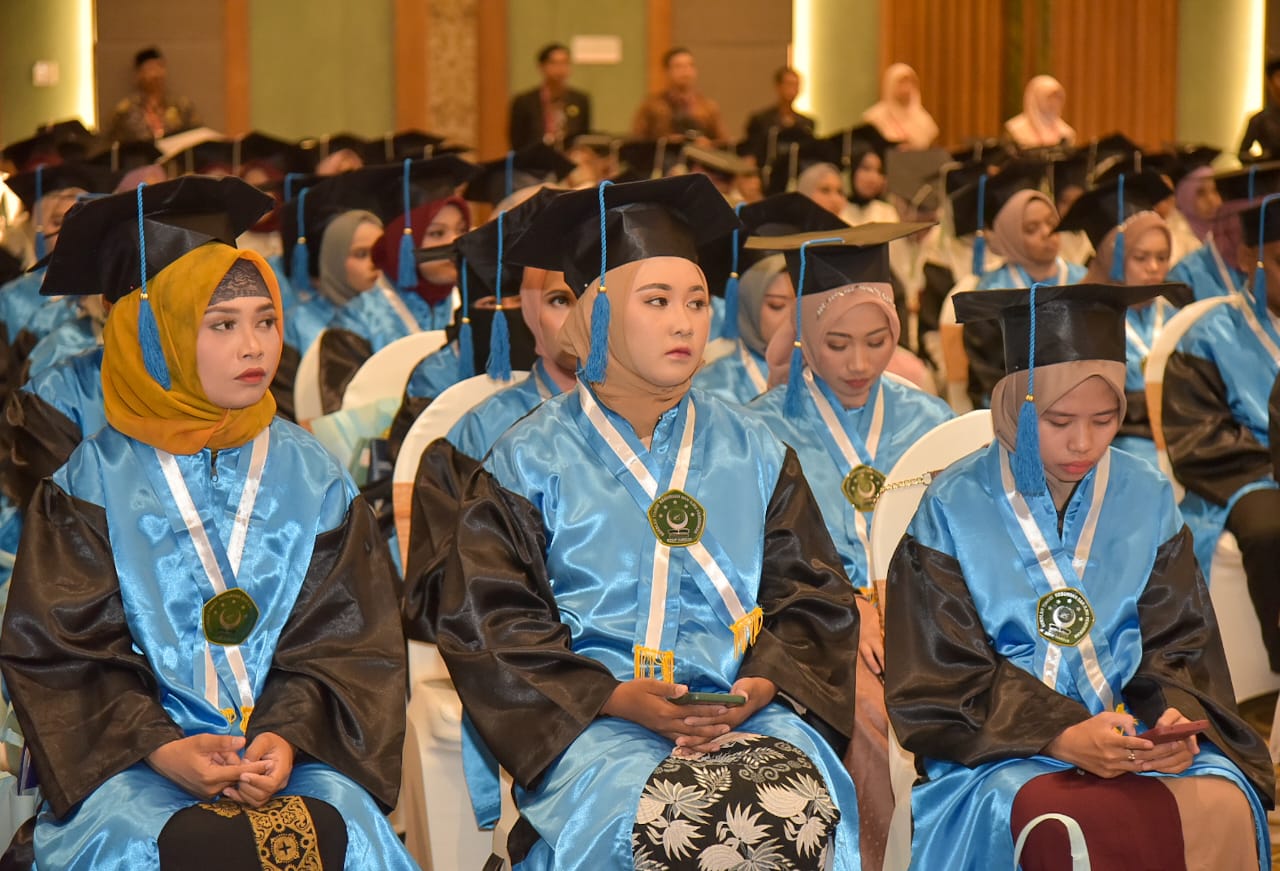 Gubernur NTB Ajak Lulusan STKIP Hamzar Lanjutkan Pendidikan