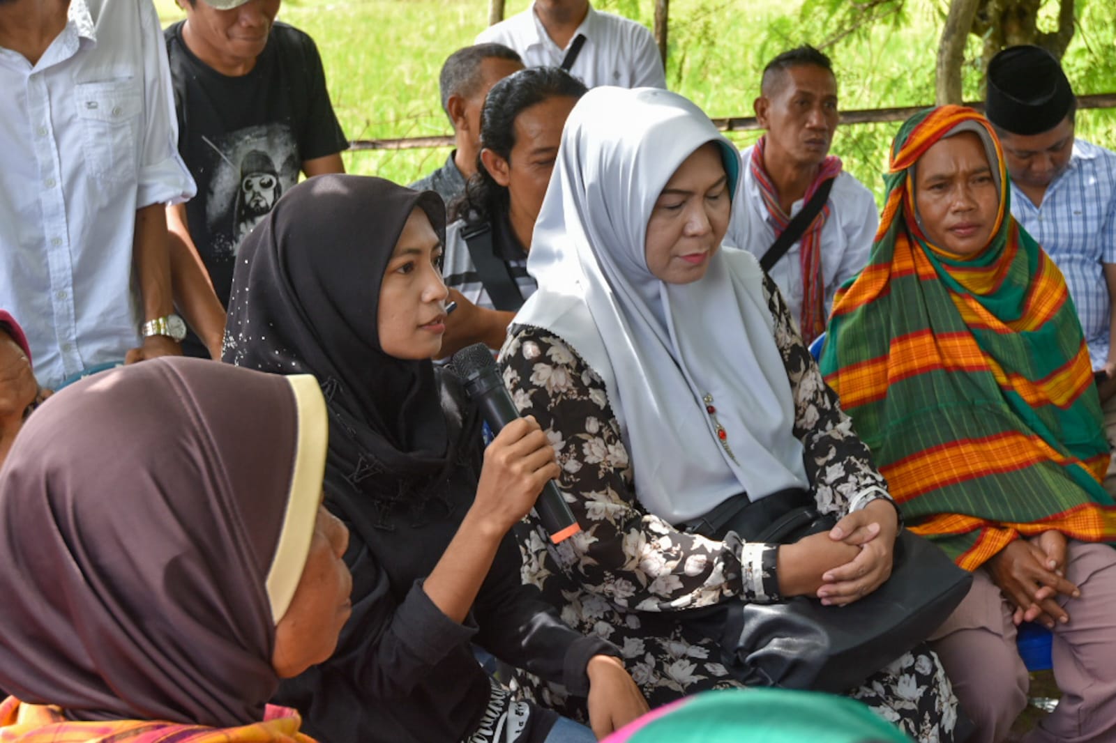 Datangi Oi Fo’o, Gubernur Minta Masyarakat Kembangkan Industri Tenun
