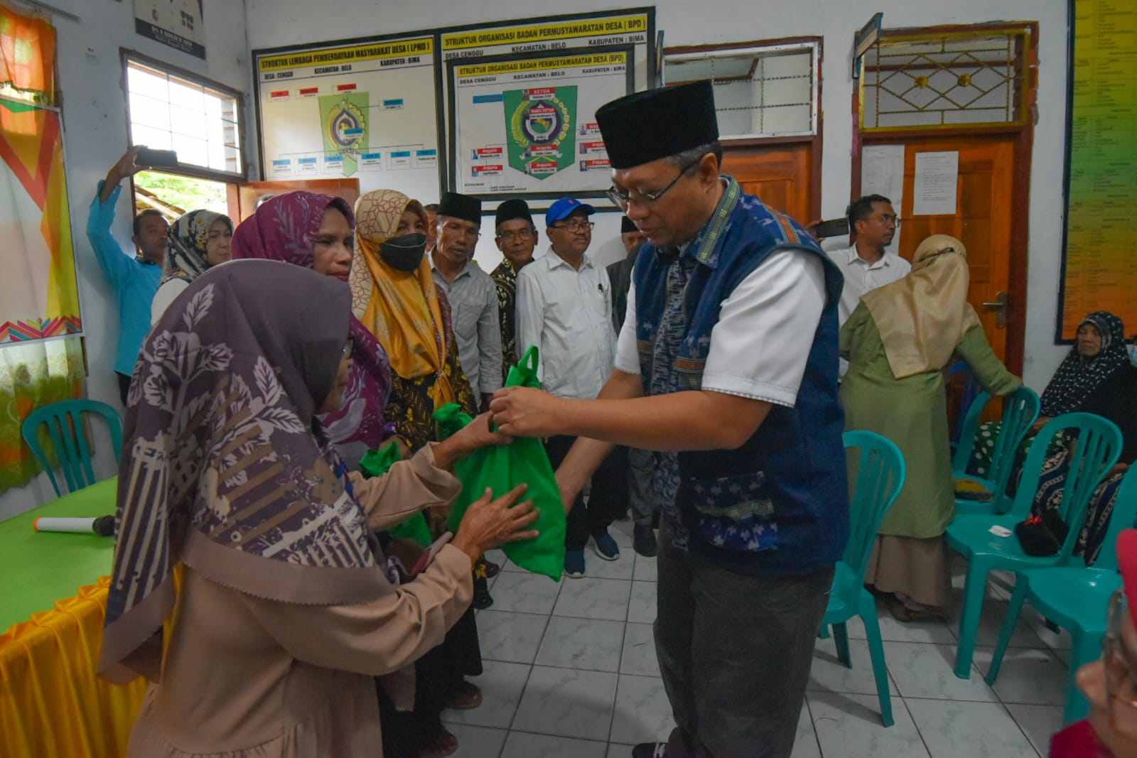 Datangi Desa Cenggu, Gubernur Serap Aspirasi Masyarakat