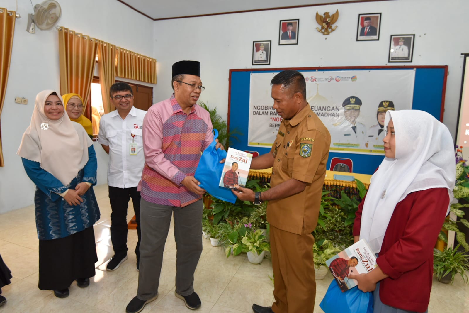 Gubernur Minta OJK Bantu Masyarakat Terkait Literasi Keuangan