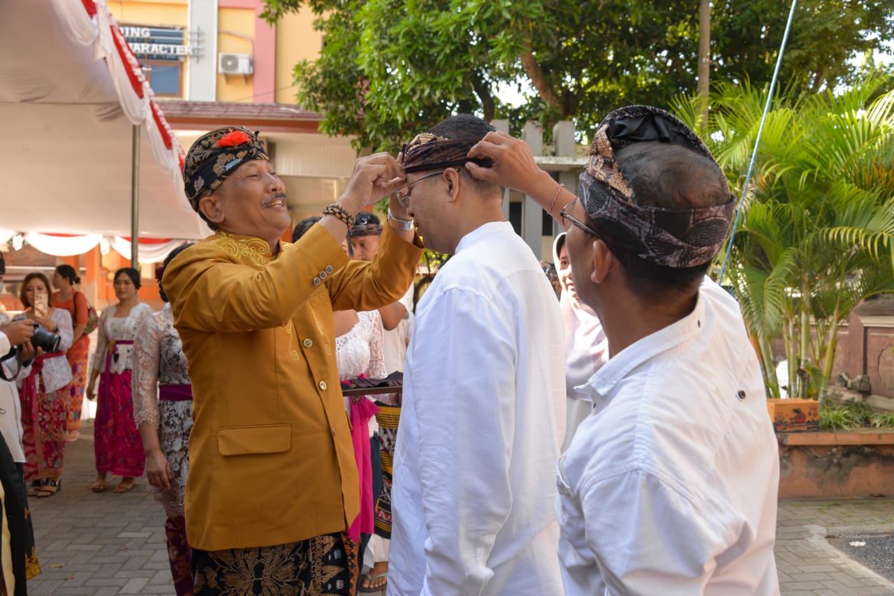 Gubernur NTB Hadiri Kegiatan Dharma Shanti Bersama Umat Hindu di Mataram
