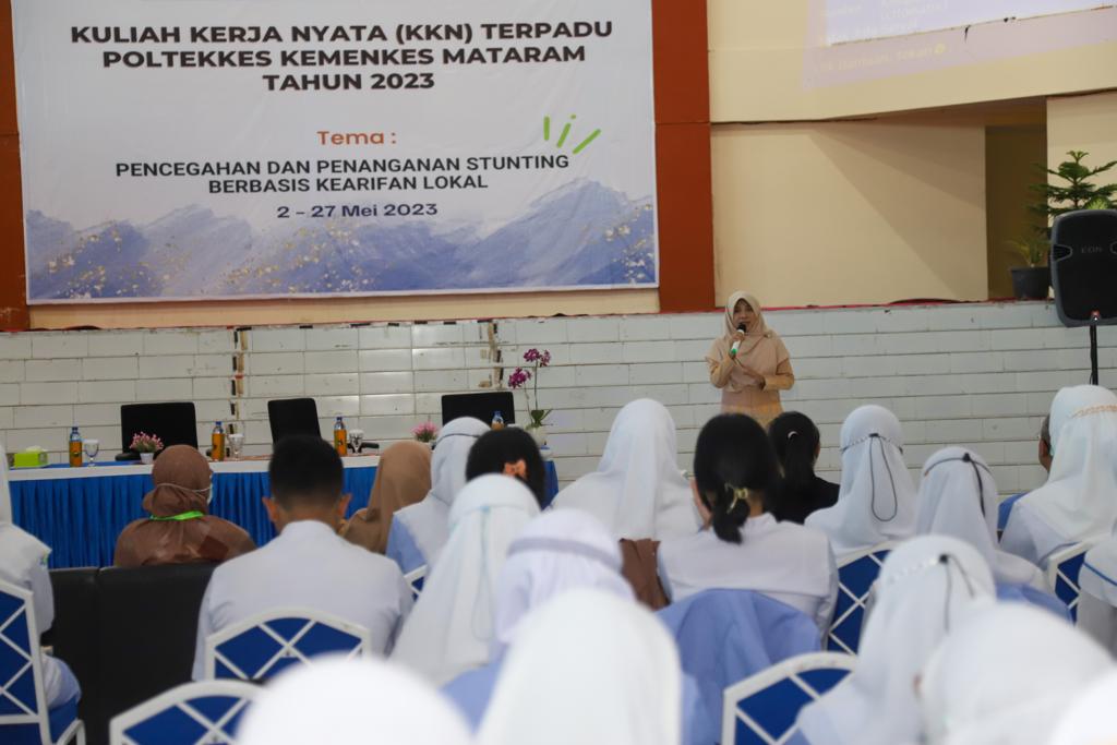 Bunda Niken Ajak Peserta KKN Poltekkes Mataram Turut Serta Tangani Stunting